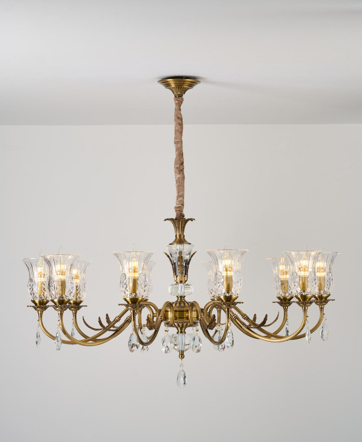 
Complete supplier real photograph of the Vitrelaine ten-light chandelier with ceiling canopy